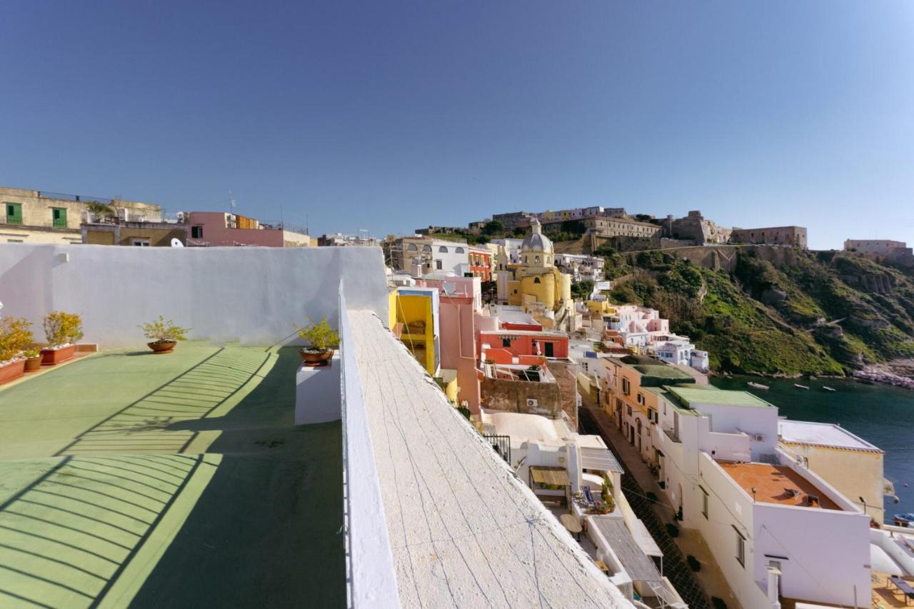 Апартаменти Torretta Corricella- Punta Pizzaco Прочида Екстер'єр фото